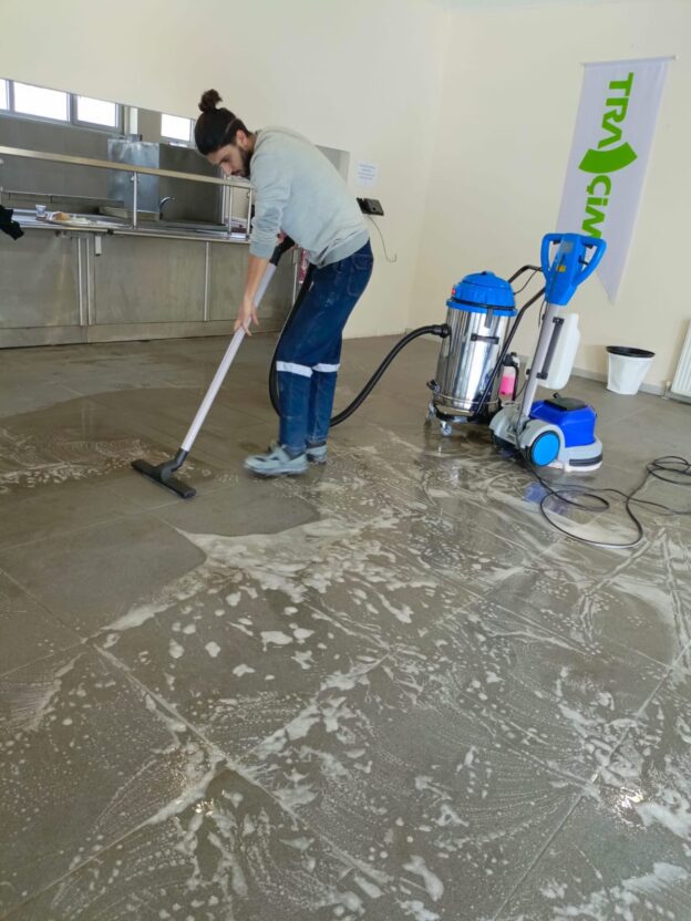 kiralık yer paspas makinası